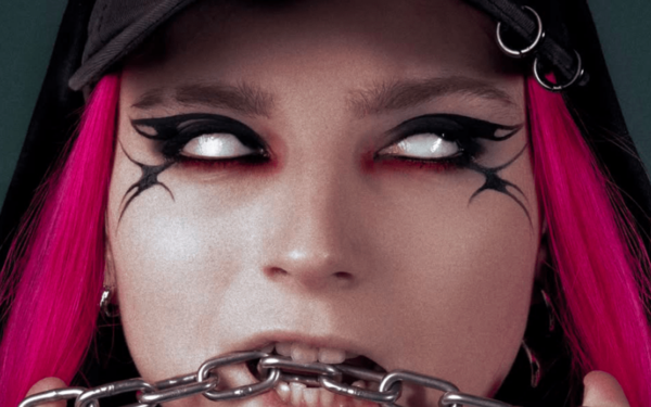 THÉA au Bikini ce soir : complet. Moi : sur la borne de recharge. La rage intacte.